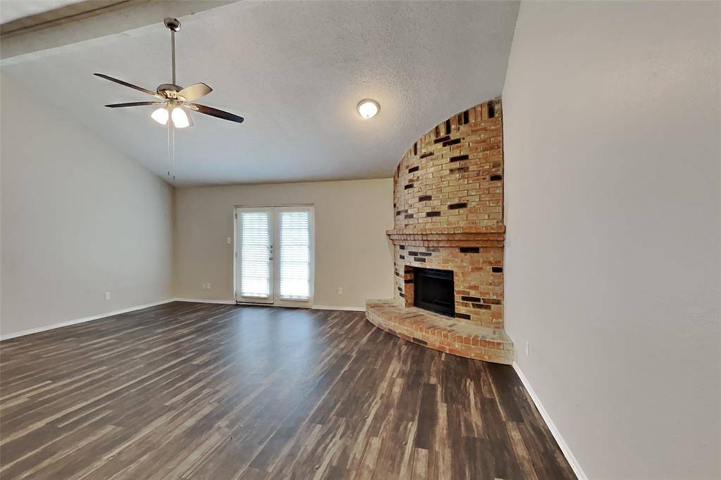 6226 Hott Springs Drive, Arlington, TX 76001