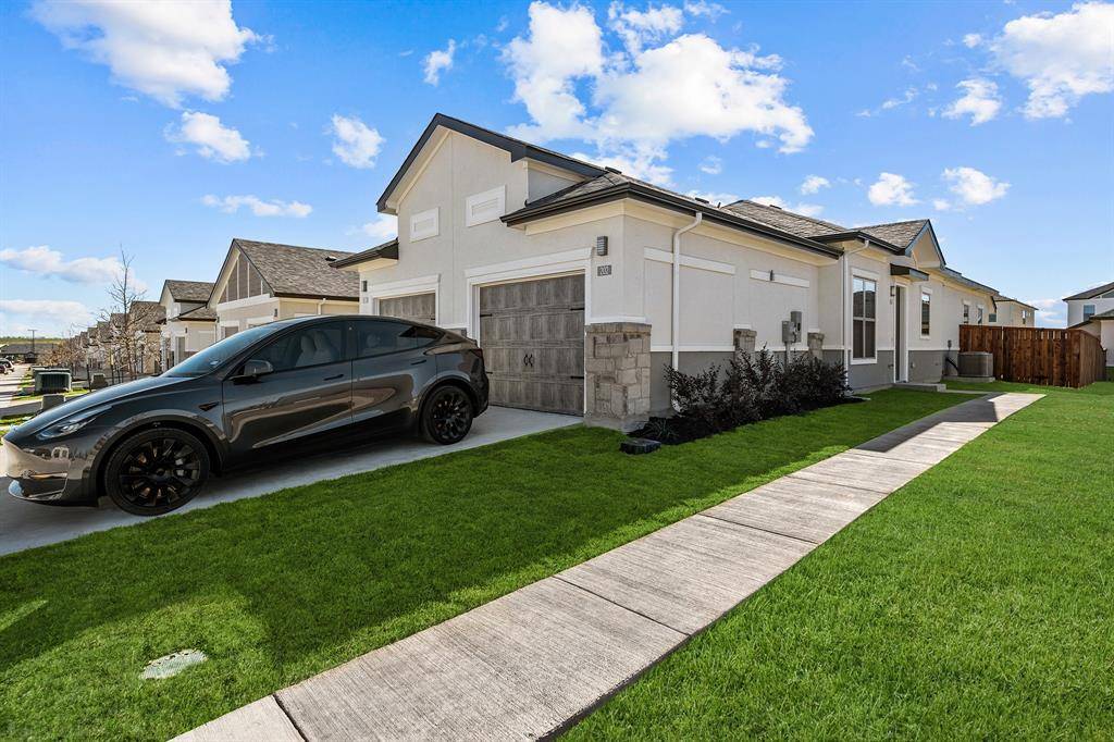 4770 N Luxe Lane #1212A, Denton, TX 76207