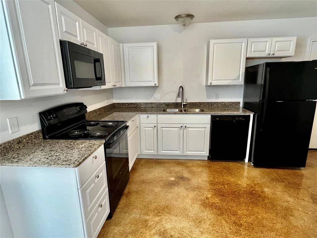 618 Thomas Street #A, Bonham, TX 75418