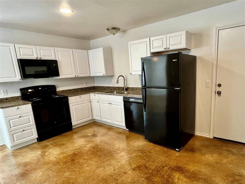 618 Thomas Street #A, Bonham, TX 75418