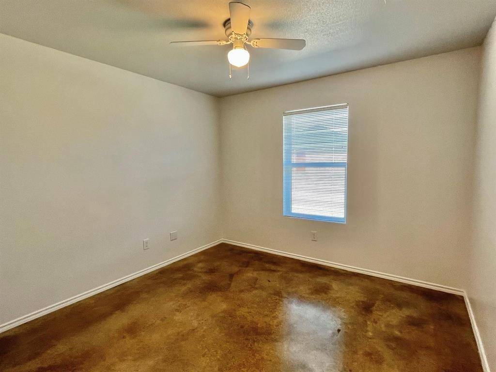 618 Thomas Street #A, Bonham, TX 75418