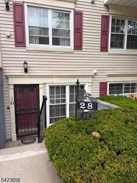 28 Rutgers Dr, Newark City, NJ 07103