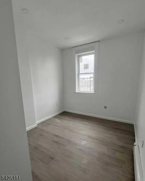 280 Macarthur Ave, Garfield City, NJ 07026
