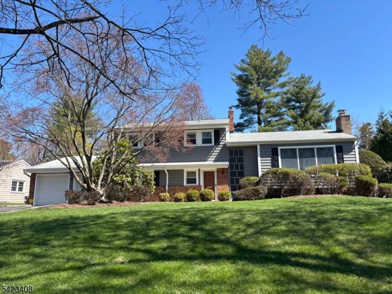 50 Knollwood Dr, Livingston Twp., NJ 07039