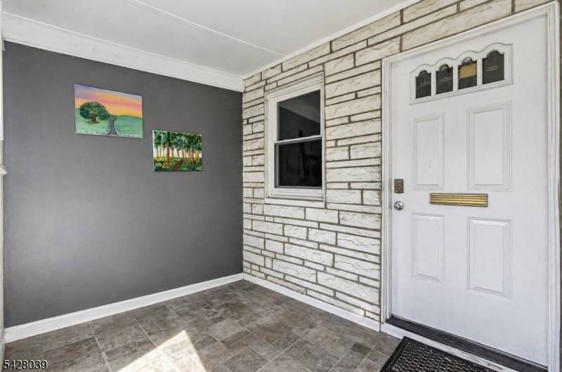 127 Lyons Ave, Newark City, NJ 07112