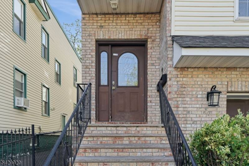 141 Schuyler Ave, Newark City, NJ 07112