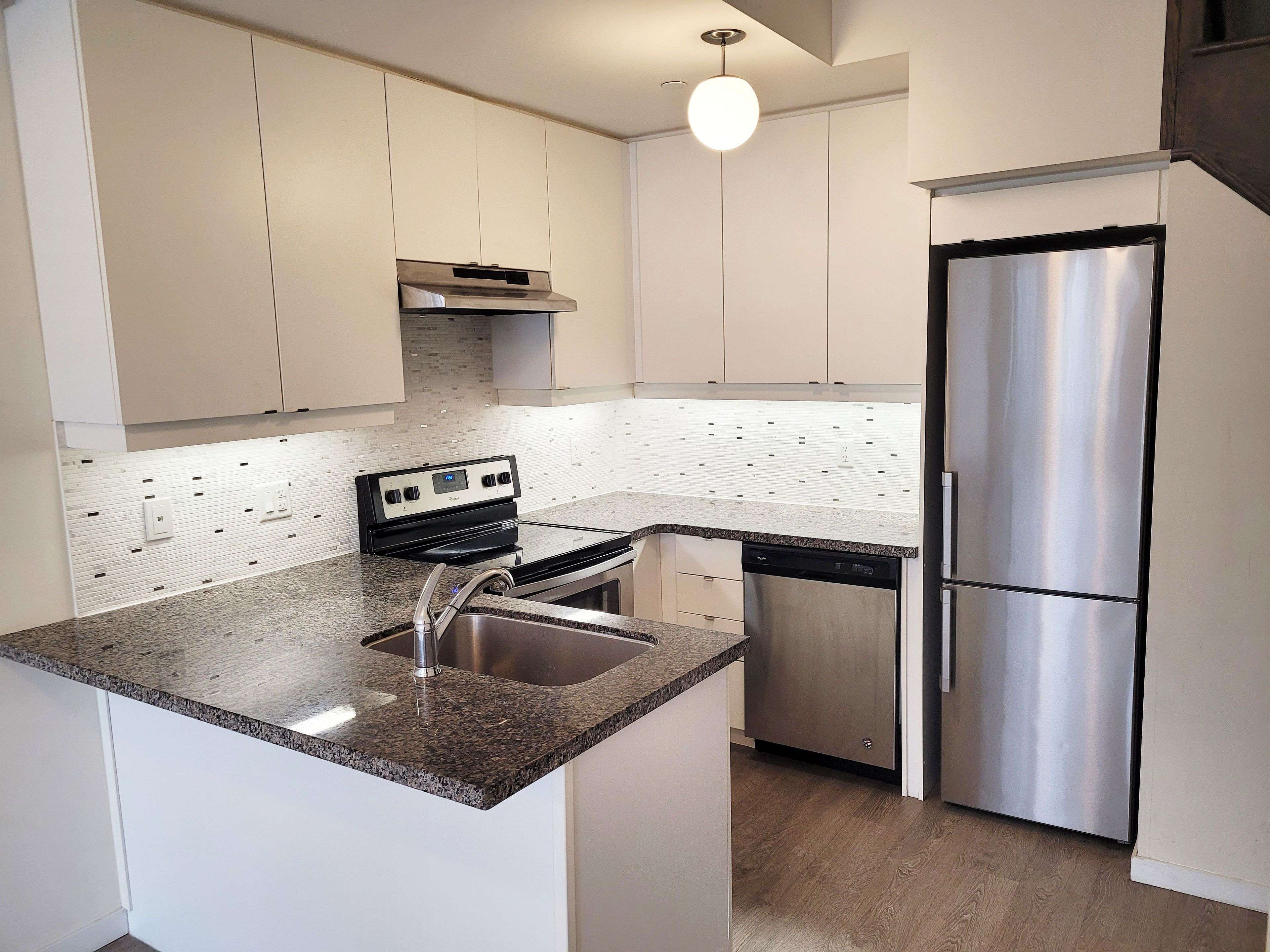 300 Alex Gardner CIR #47, Aurora, ON L4G 3G5
