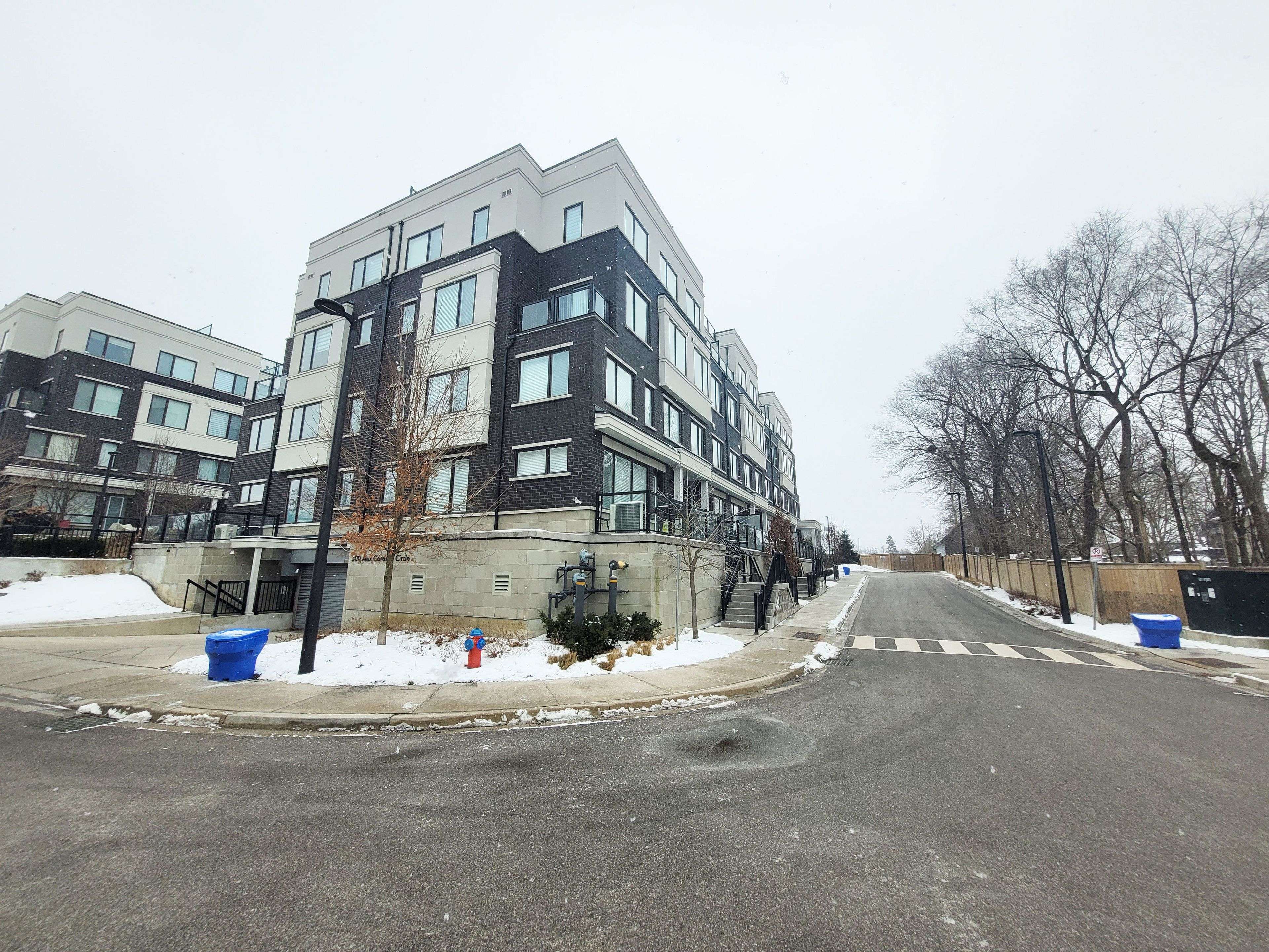 300 Alex Gardner CIR #47, Aurora, ON L4G 3G5
