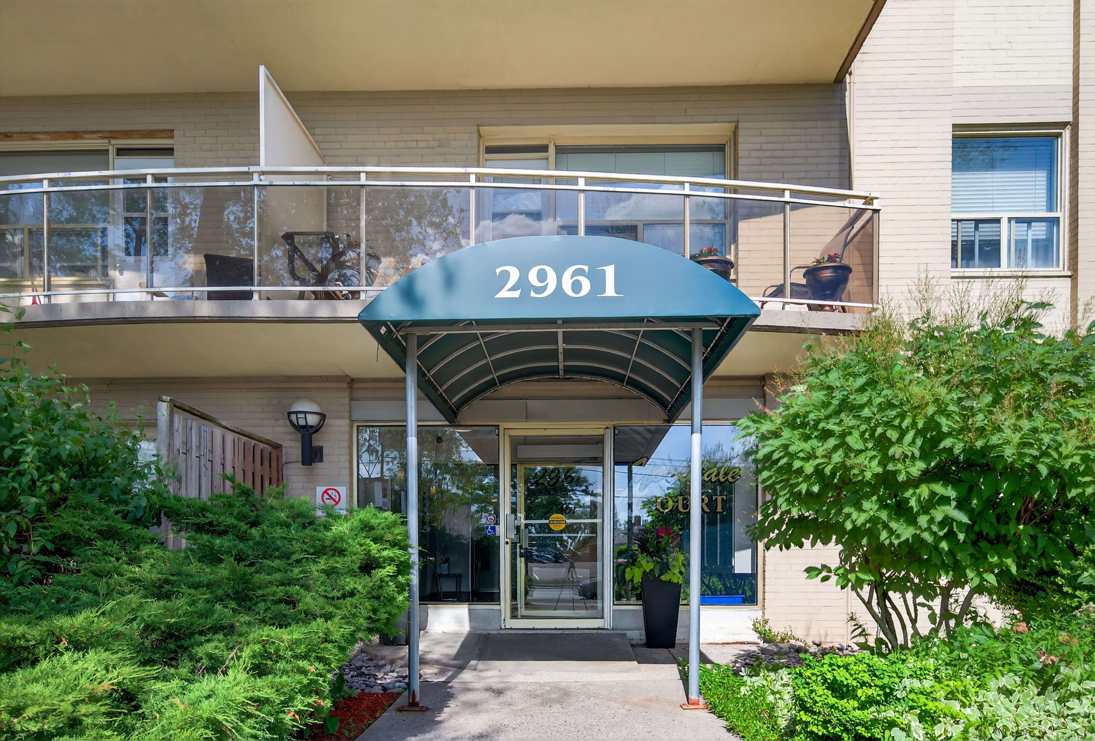2961 Dufferin ST #202, Toronto W04, ON M6B 3T2