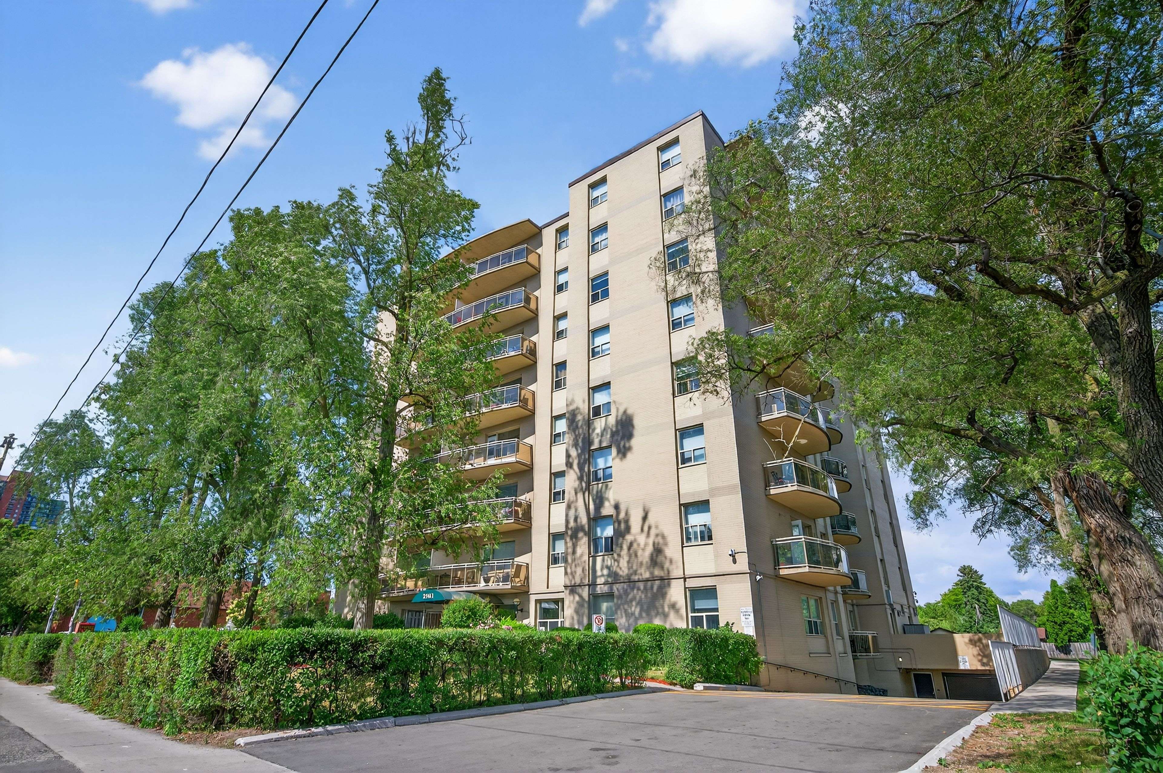 2961 Dufferin ST #202, Toronto W04, ON M6B 3T2