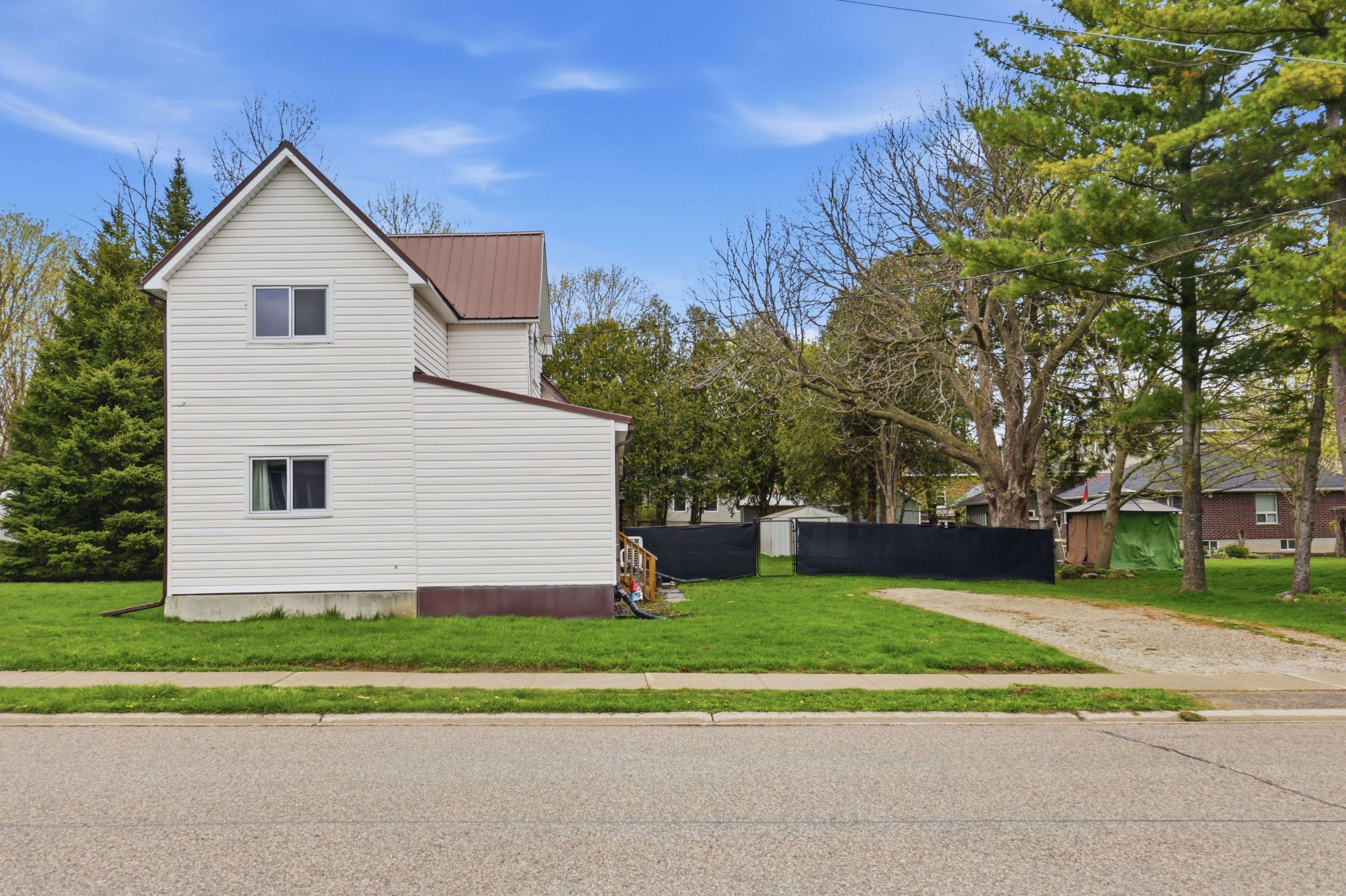 11 Morrow ST, Blandford-blenheim, ON N0J 1G0