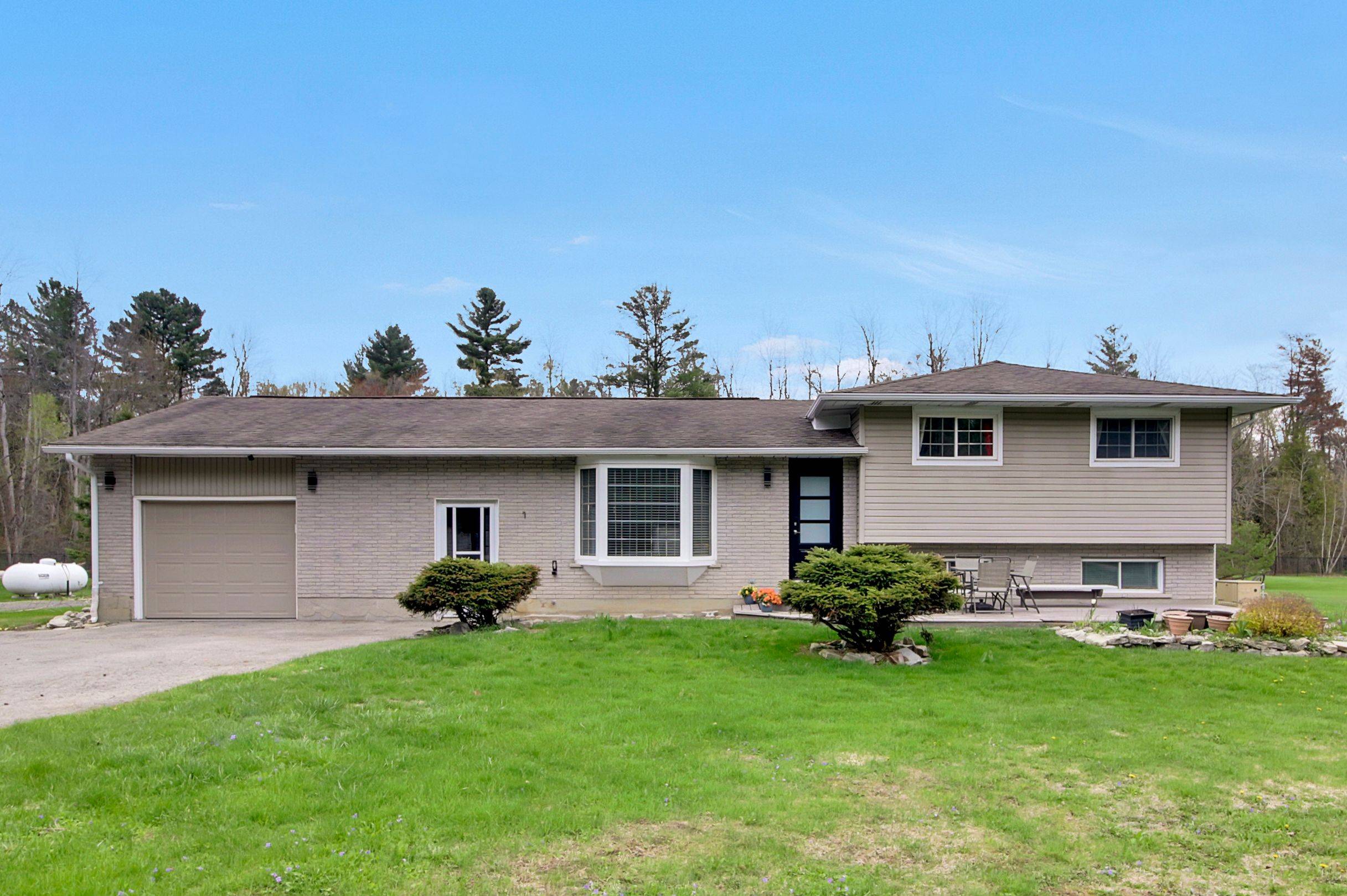 4005 WEIR RD, Augusta, ON K0E 1X0