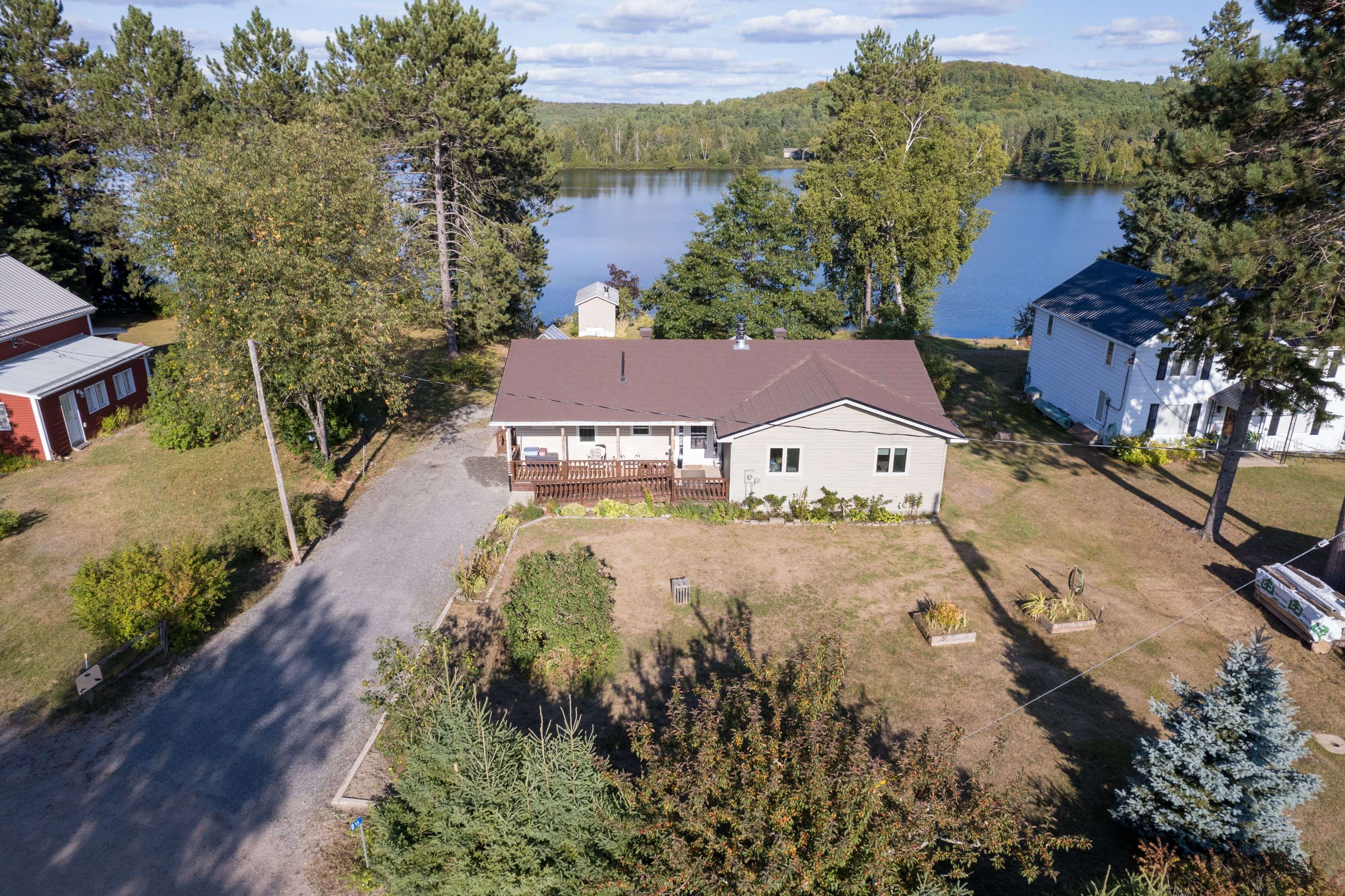 35B Card RD, Hastings Highlands, ON K0L 2K0