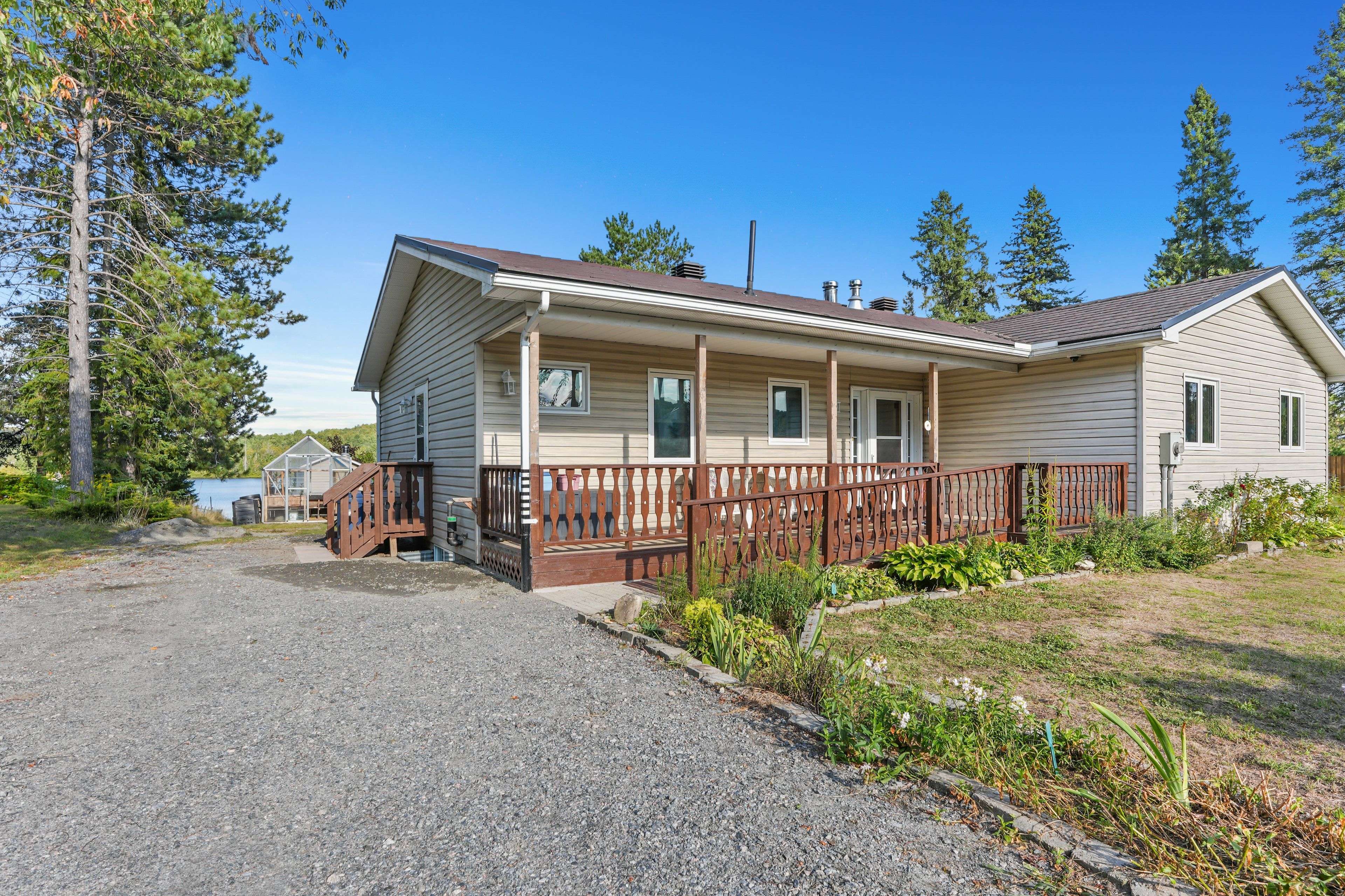 35B Card RD, Hastings Highlands, ON K0L 2K0