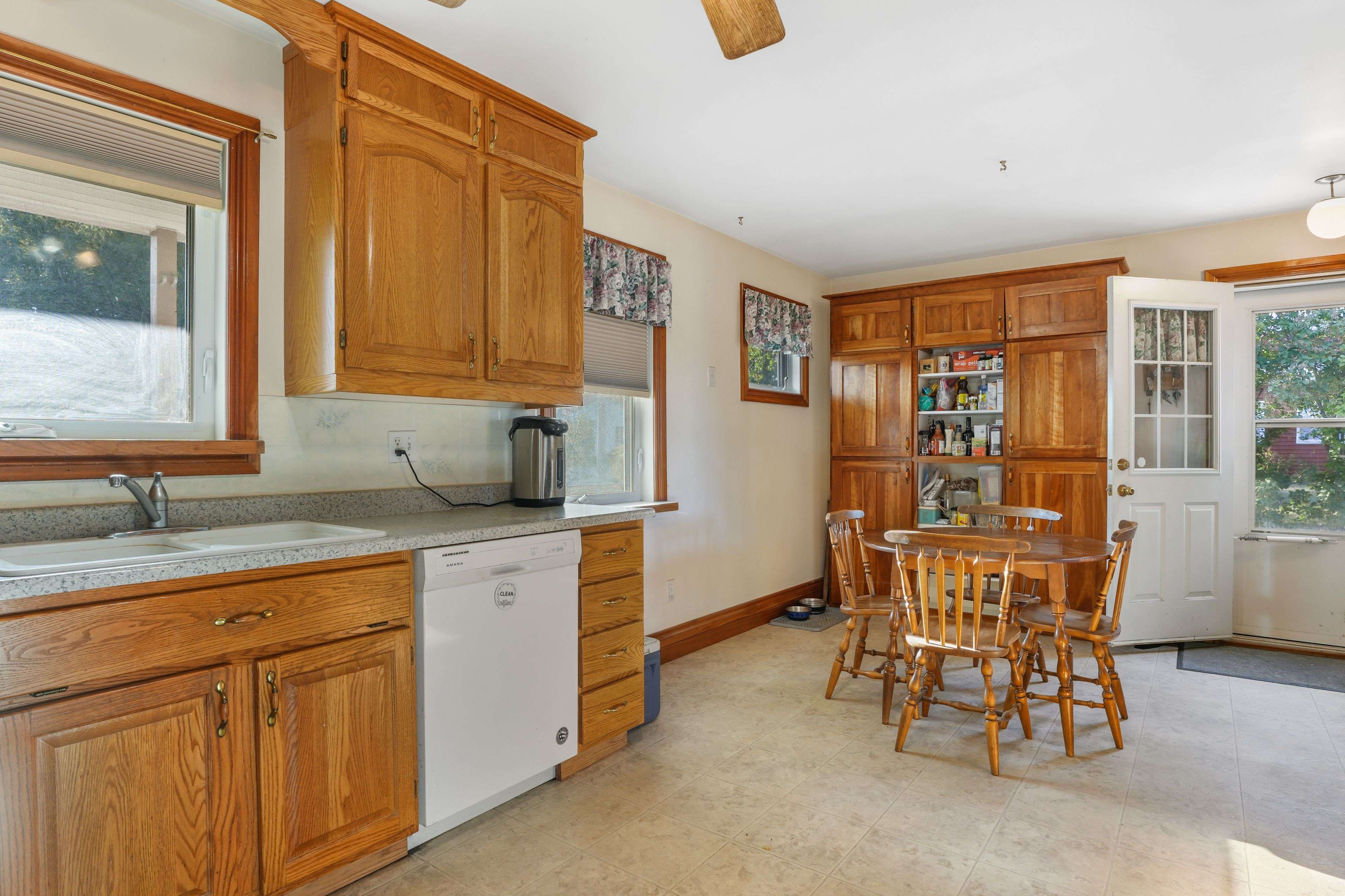 35B Card RD, Hastings Highlands, ON K0L 2K0