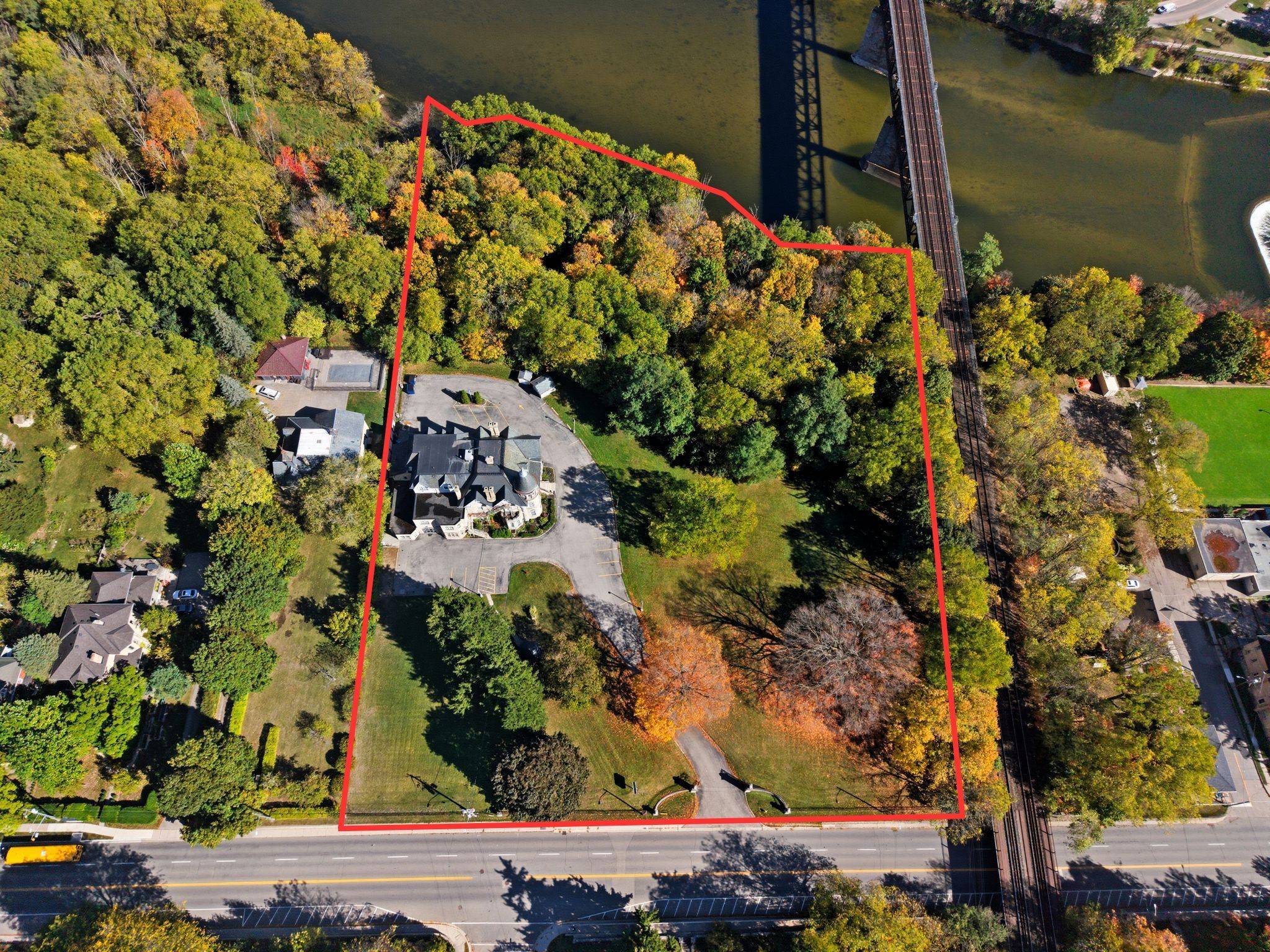 185 Grand River ST N, Brant, ON N3L 2N2
