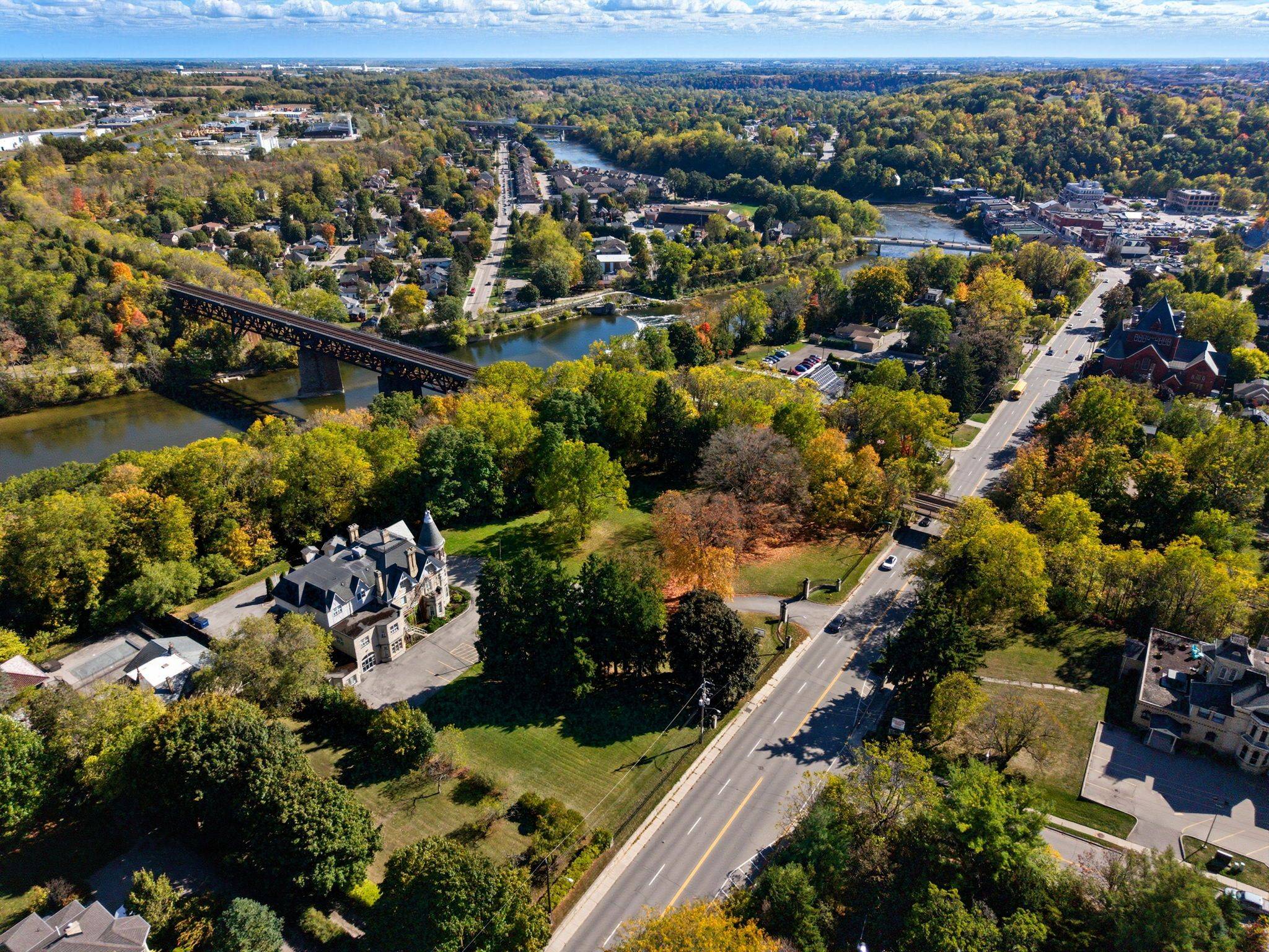 185 Grand River ST N, Brant, ON N3L 2N2