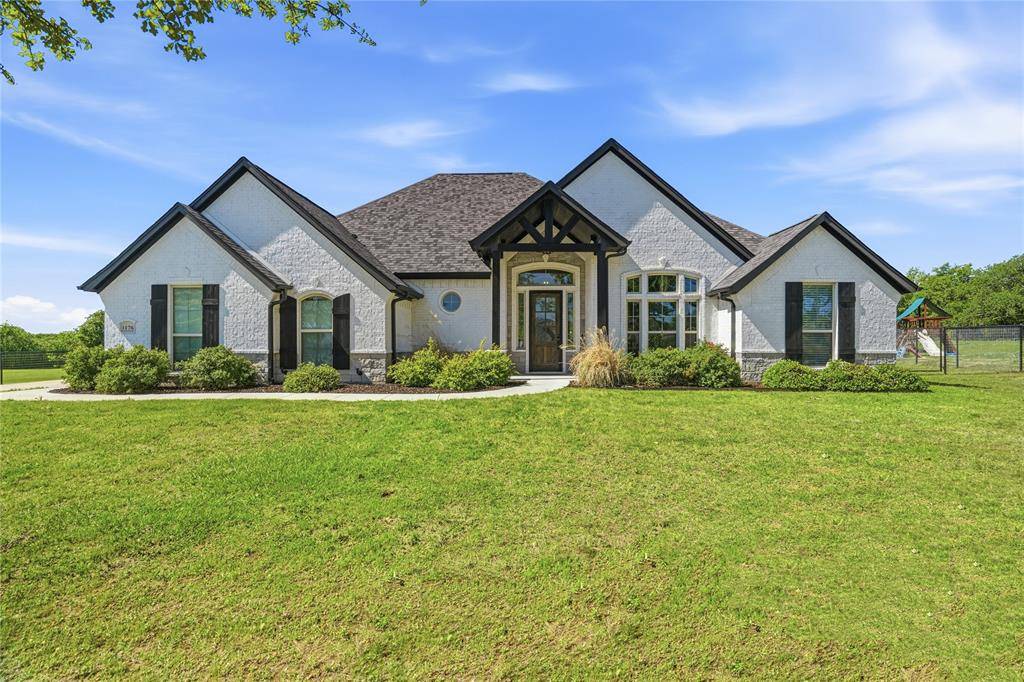 1176 Horizon Trace Drive, Azle, TX 76020