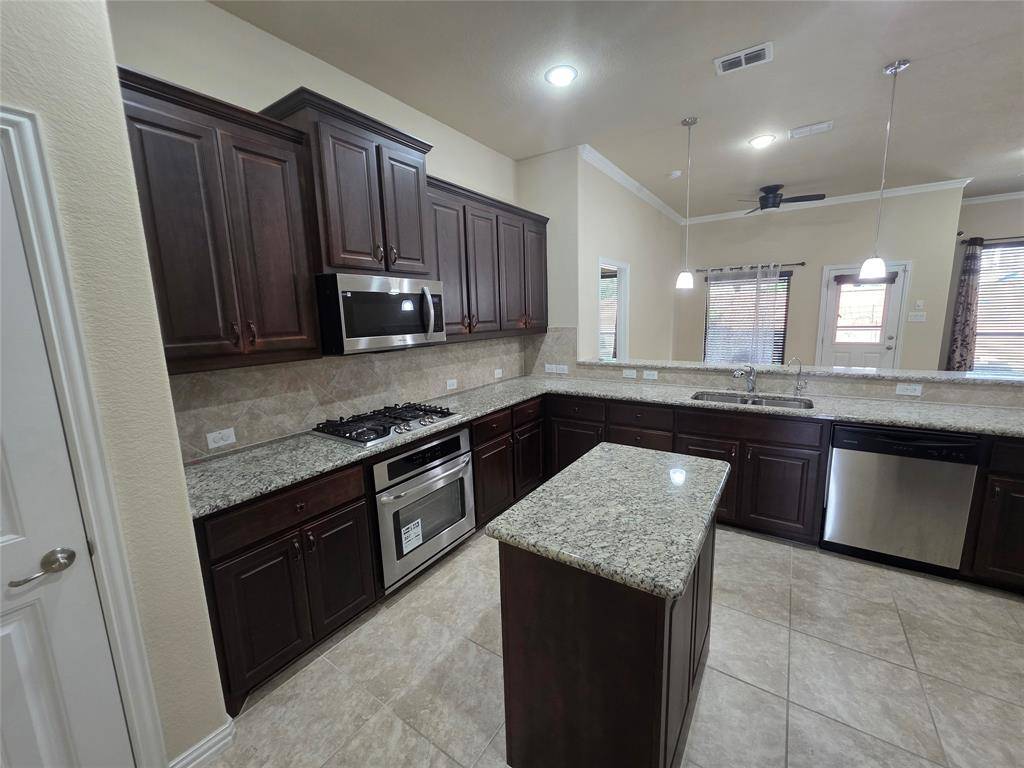 2016 Milano Lane, Lewisville, TX 75077