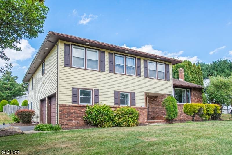 257 Eyland Ave, Roxbury Twp., NJ 07876