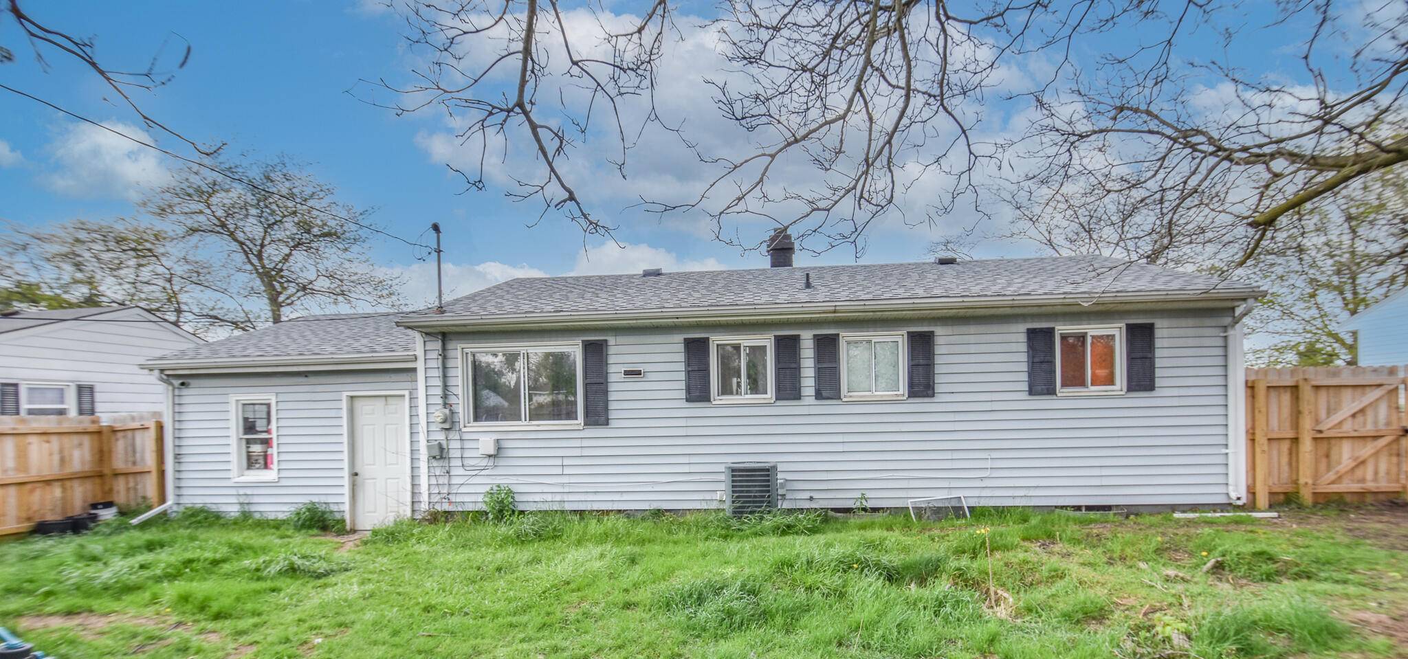 1404 Dean DR, Albion City, MI 49224