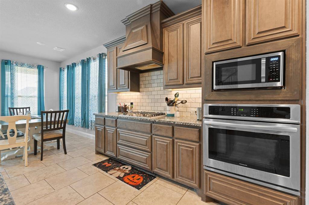 1112 Bear Oak Drive, Burleson, TX 76028