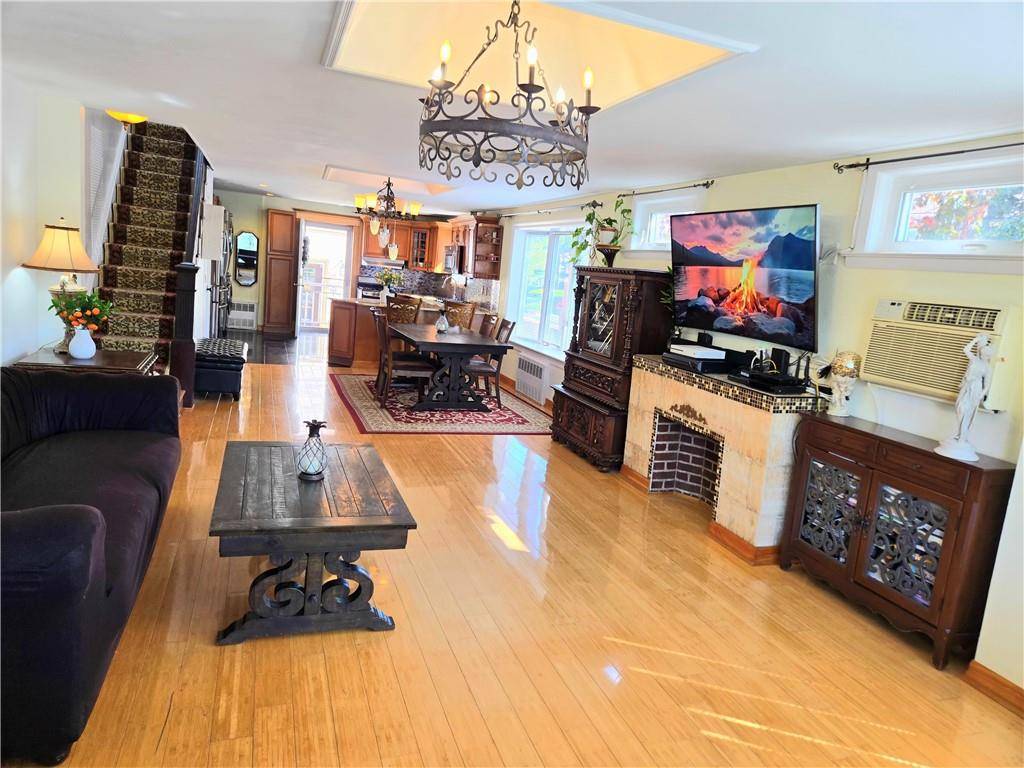 8225 7th AVE, Brooklyn, NY 11228
