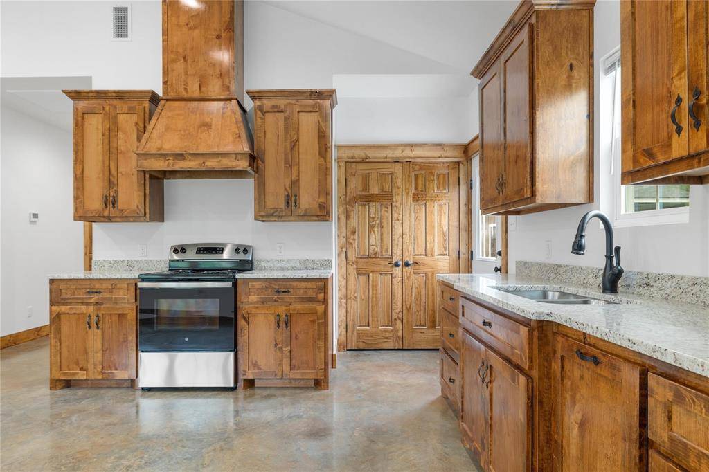 413 Fifth Street, Blanket, TX 76432