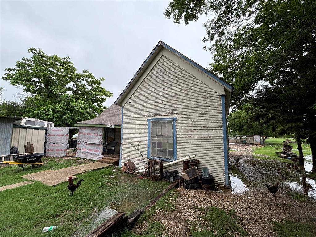 309 S Barry Street, Mertens, TX 76666