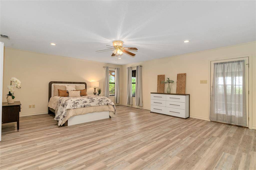 6212 Westover Drive, Granbury, TX 76049