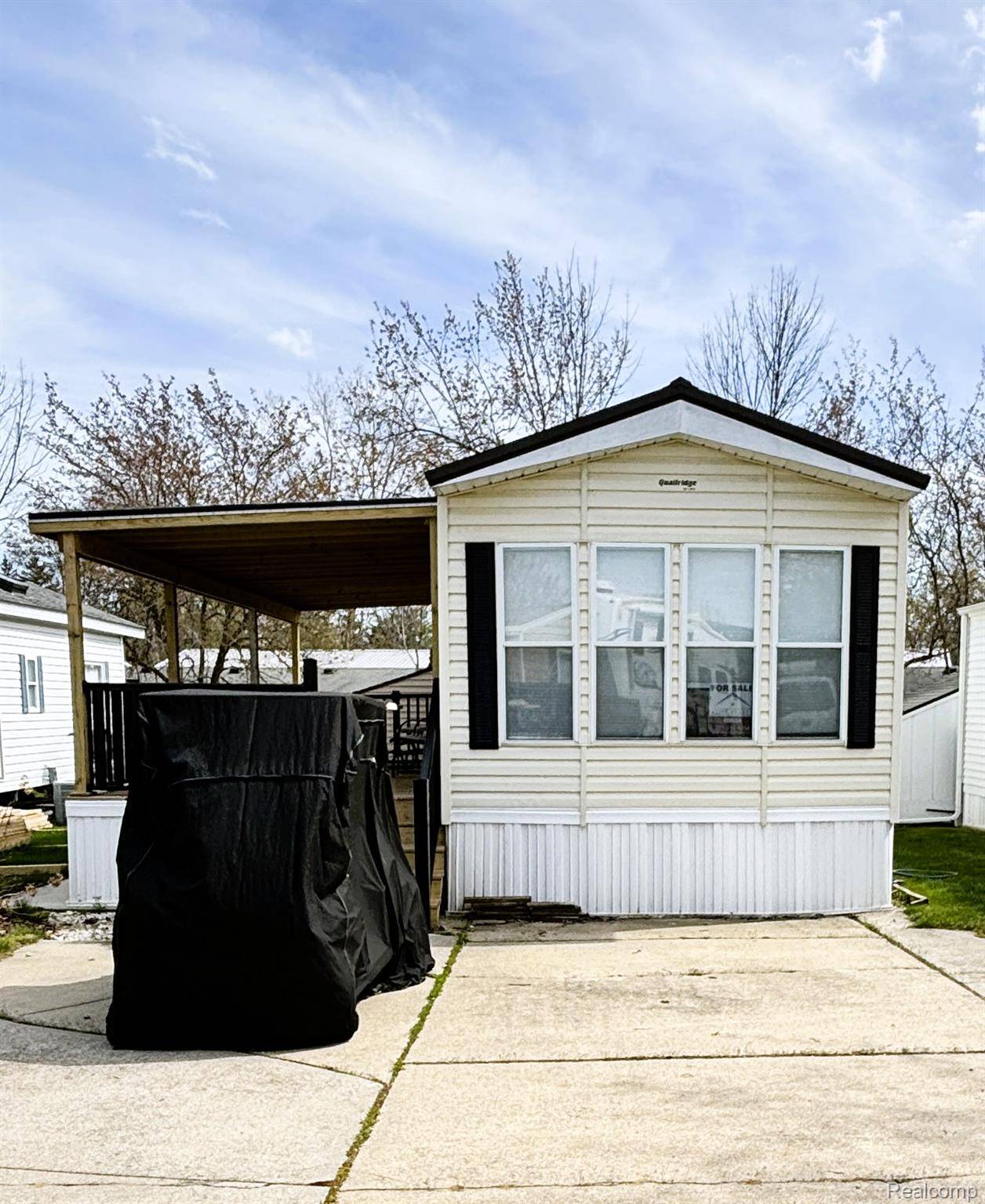 7166 Ben Franklin DR, Lexington Village, MI 48450