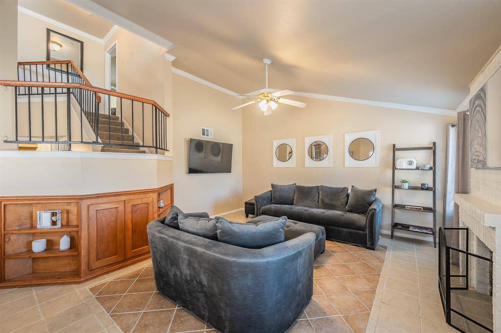 649 Harvest Hill Street, Lewisville, TX 75067