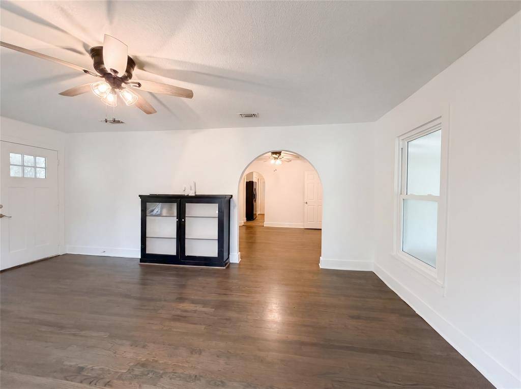 2724 Halbert Street, Fort Worth, TX 76112