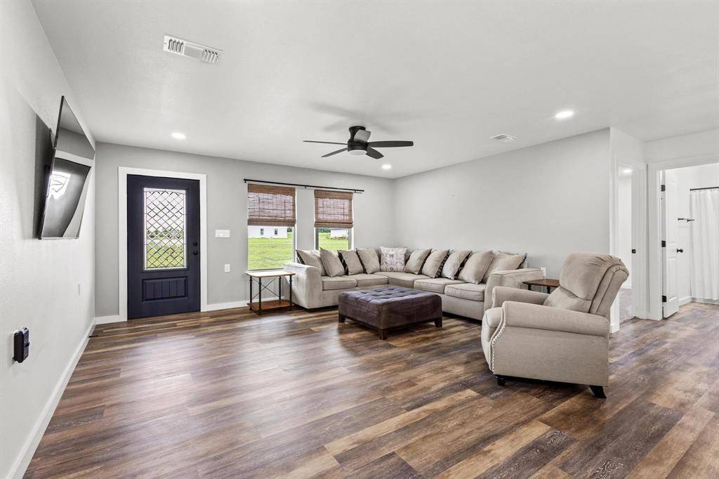293 Private Road 36008, Honey Grove, TX 75446