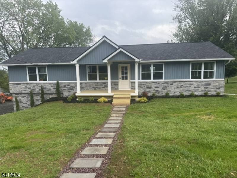 8 Elmhurst Rd, Holland Twp., NJ 08848