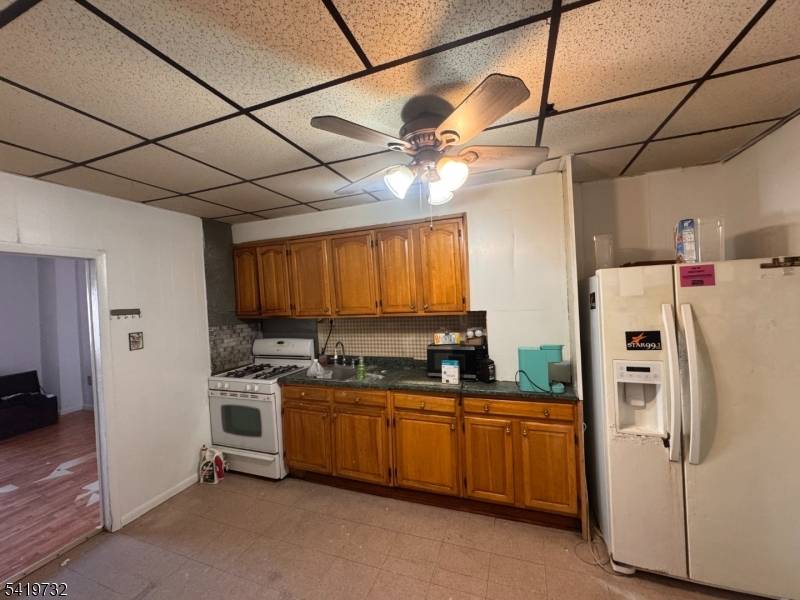 321 S 5Th St, Elizabeth City, NJ 07206