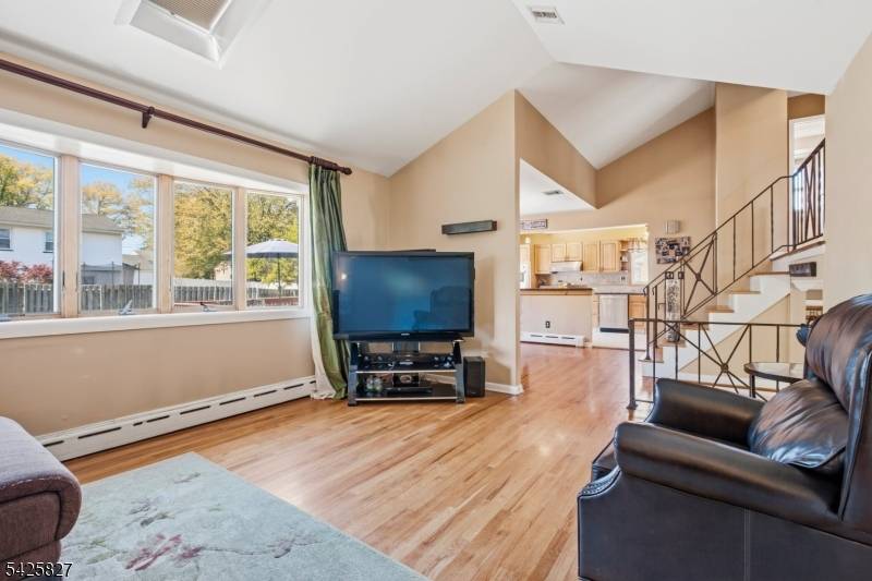 11 Briar Hills Cir, Springfield Twp., NJ 07081