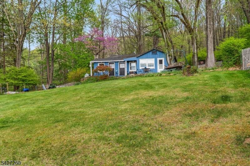 81 Turtleback Road, Washington Twp., NJ 07853