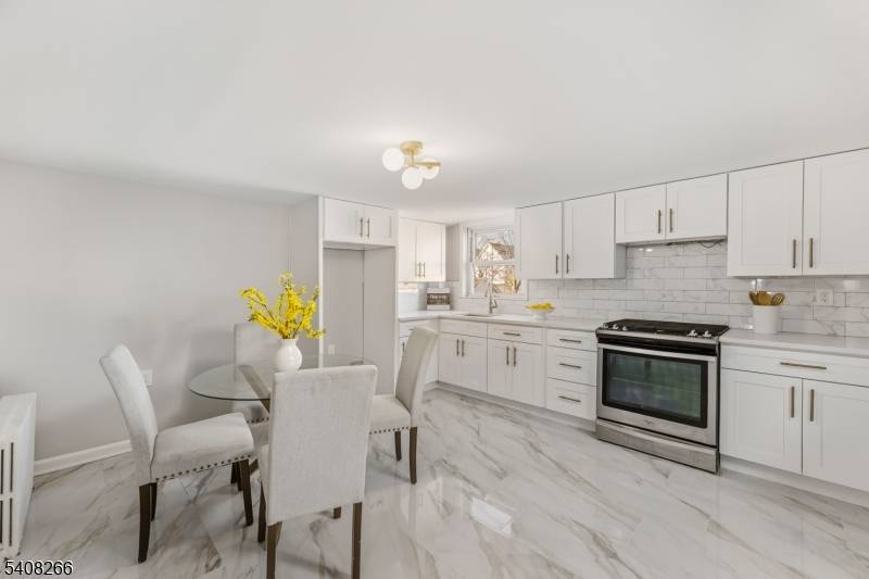526 Jackson Ave, Elizabeth City, NJ 07201