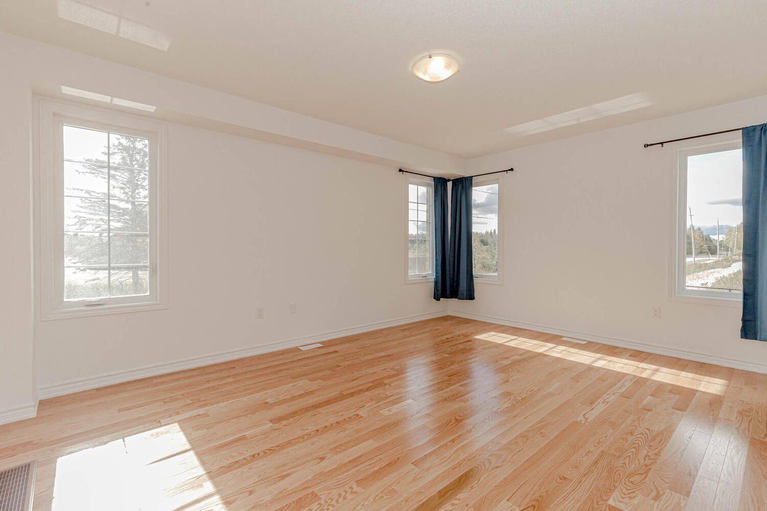 2 Doc Logheed AVE, Southgate, ON N0C 1B0