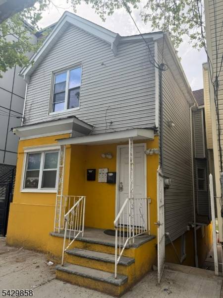 78 Garside St, Newark City, NJ 07104