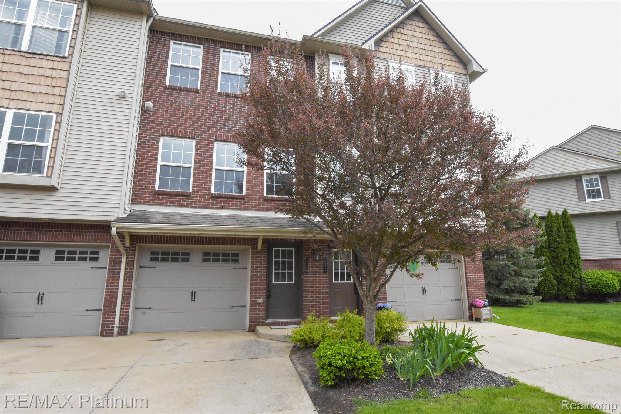 2180 KNOTTY PINE TRL, Howell Township, MI 48855