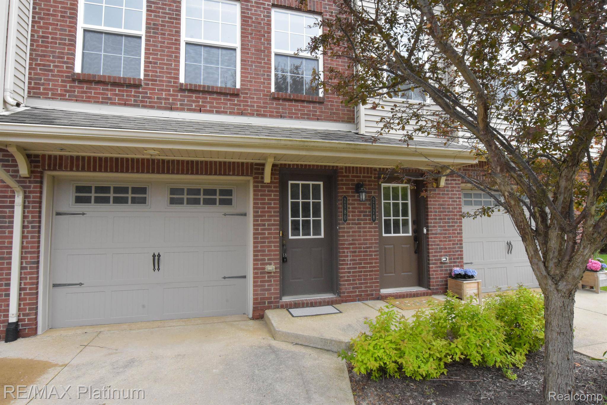 2180 KNOTTY PINE TRL, Howell Township, MI 48855