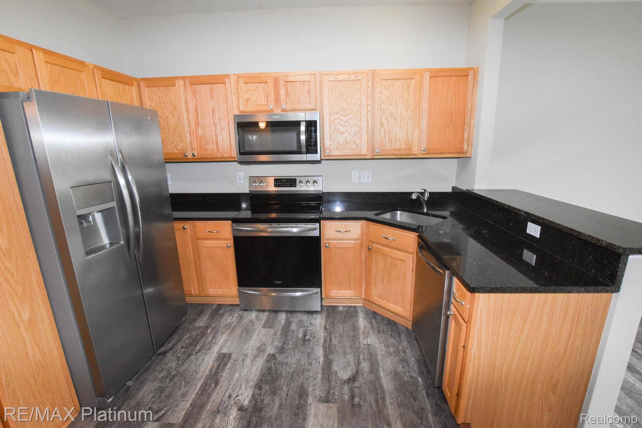 2180 KNOTTY PINE TRL, Howell Township, MI 48855