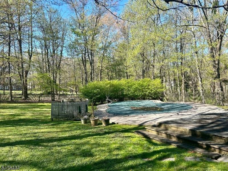 60 Meadowlark Drive, Watchung Boro, NJ 07069
