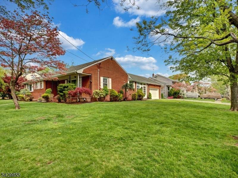 857 Grove St, Rahway City, NJ 07065