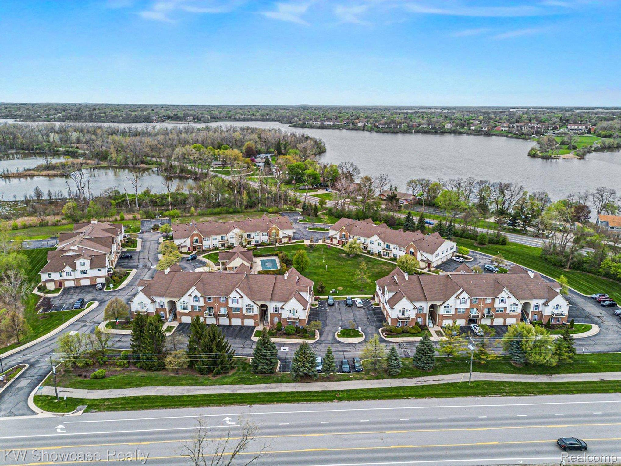 9519 Lakeside DR #91, Ypsilanti Charter Township, MI 48197