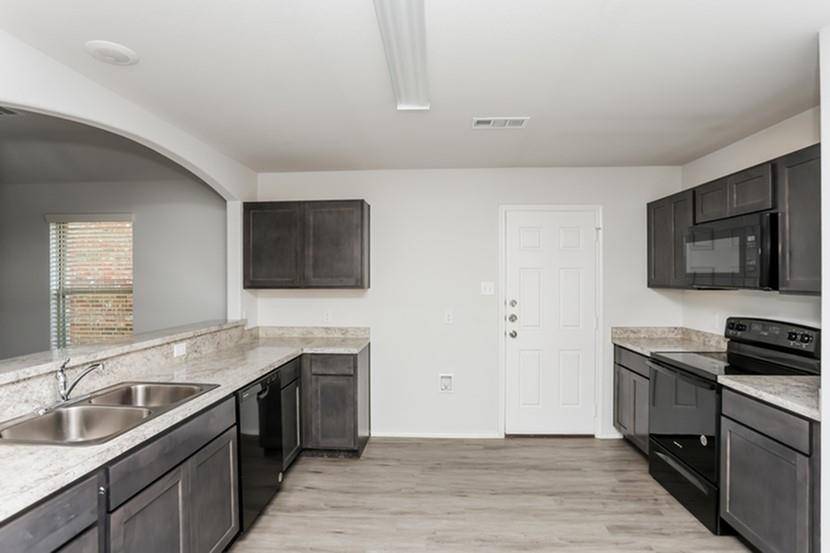 1503 Timothy Street, Ennis, TX 75119