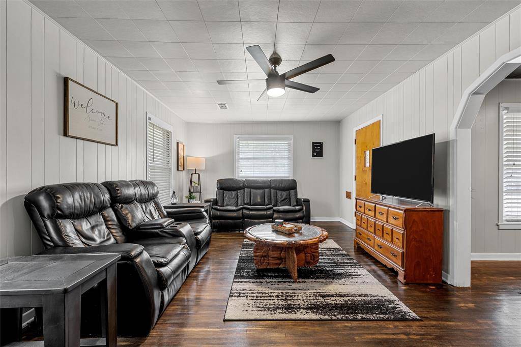 809 E Limestone Avenue, Mart, TX 76664