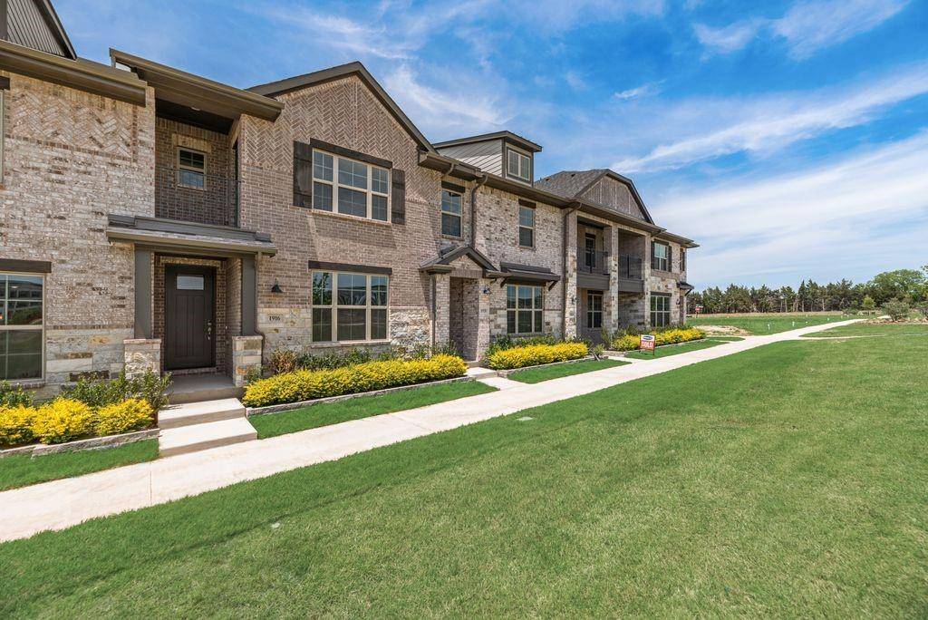 1916 Watermark Mews, Rowlett, TX 75088